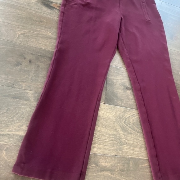 Chico's Burgundy Stretch Ankle Pants, size 1.5R - Picture 10 of 11